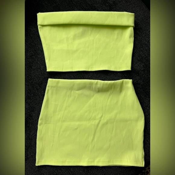 Two piece set - Picture 2 of 4